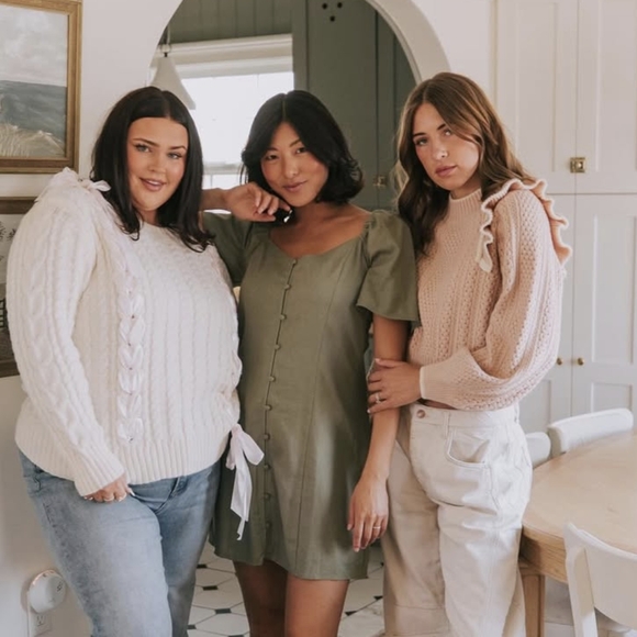 ❌SOLD❌ Boutique Ruffle Sweater - Picture 4 of 10